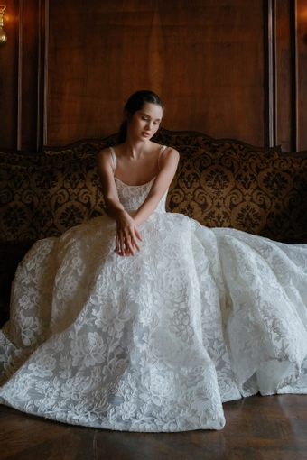 Sareh Nouri Raha $2 frontface vertical thumbnail