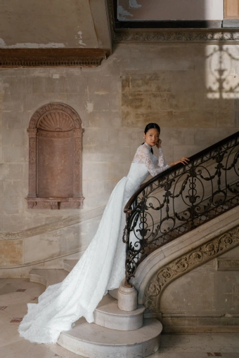 Sareh Nouri Rumi $5 vertical thumbnail