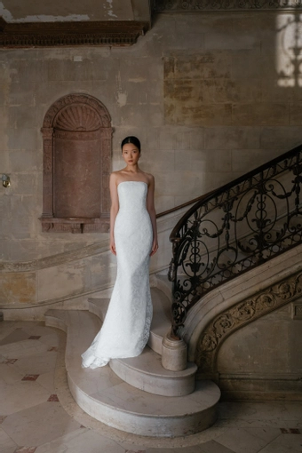 Sareh Nouri Rumi $2 frontface vertical thumbnail