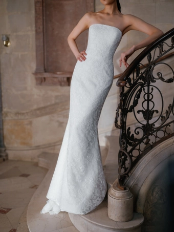 Sareh Nouri Rumi $4 frontface vertical thumbnail