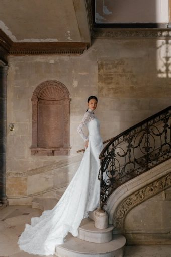 Sareh Nouri Rumi $3 frontface vertical thumbnail