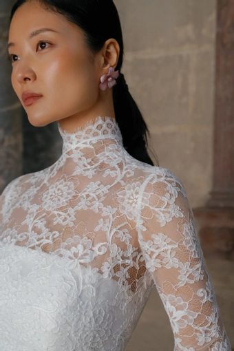 Sareh Nouri Rumi $11 frontface vertical cropped thumbnail