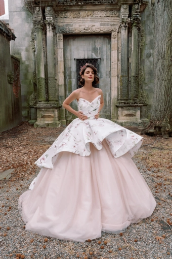 Sareh Nouri Shirzan $3 frontface vertical thumbnail