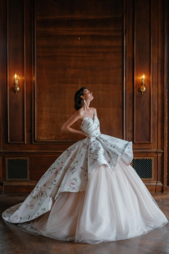 Sareh Nouri Shirzan $2 frontface vertical thumbnail