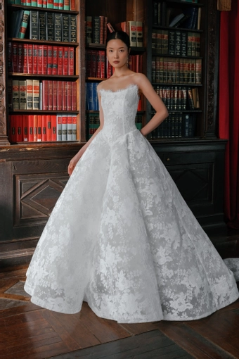 Sareh Nouri Zhina $3 frontface vertical thumbnail