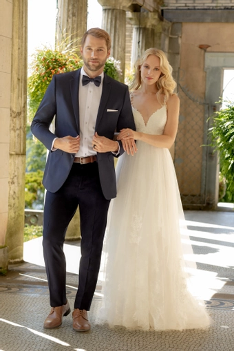 Larr Brio Dawson Suits #20 frontface vertical thumbnail