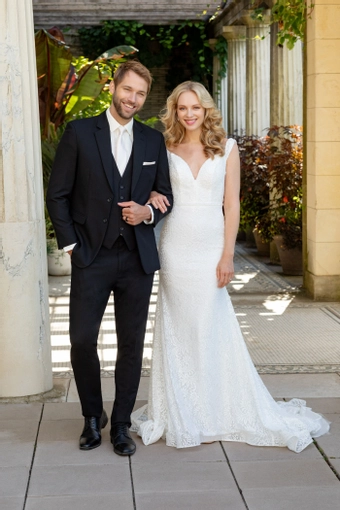 Larr Brio Dawson Suits #17 frontface vertical thumbnail