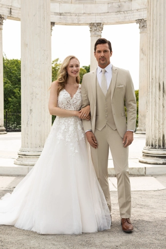 Larr Brio Metro Suits #86 frontface vertical thumbnail