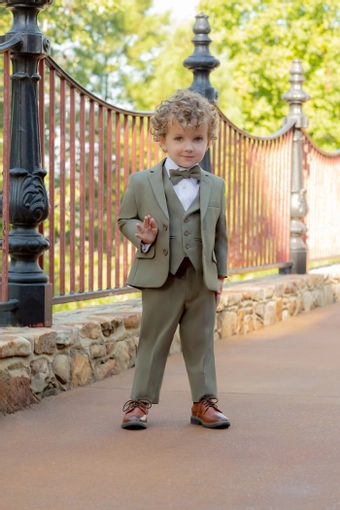 Larr Brio Metro Suits #2 frontface vertical thumbnail