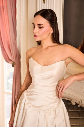 Kelly Faetanini #Bianca #2 frontface vertical cropped thumbnail