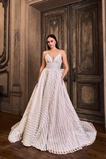 Kelly Faetanini #Cecilia #0 default frontface vertical thumbnail