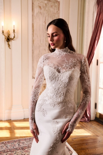 Kelly Faetanini #Elena #5 frontface vertical cropped thumbnail