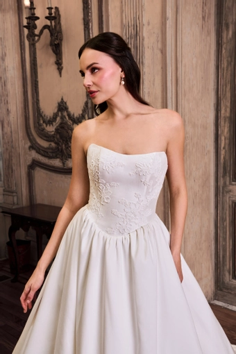 Kelly Faetanini Gabriella #3 frontface vertical cropped thumbnail