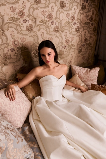 Kelly Faetanini #Luciana #2 frontface vertical cropped thumbnail