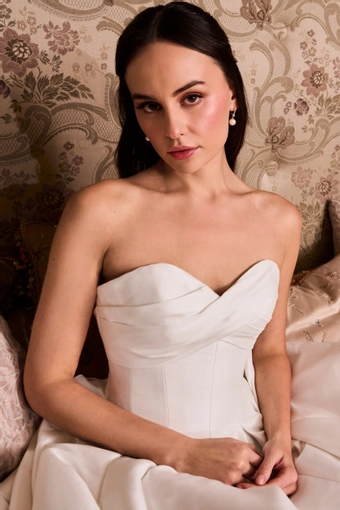 Kelly Faetanini #Luciana #3 frontface vertical cropped thumbnail