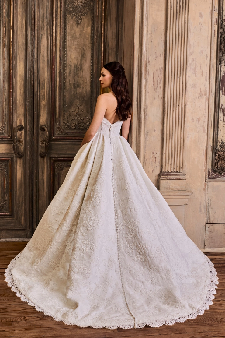 Kelly Faetanini Rhylan #1 default backface vertical picture