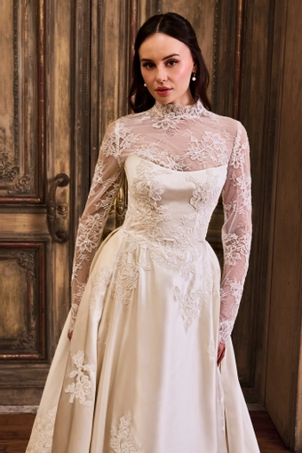 Kelly Faetanini #Veronica #5 frontface vertical cropped thumbnail