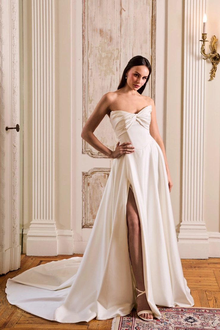 Kelly Faetanini Viviana Default Image