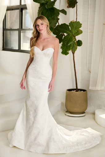 Liv Collection by Kelly Faetanini #Hannah #0 default frontface vertical thumbnail