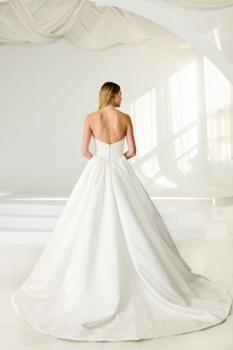 Liv by Kelly Faetanini Julia $1 default backface vertical thumbnail