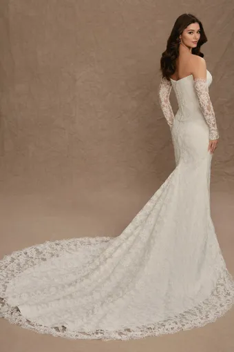 MT4012 Liv $2 default Diamond White backface vertical thumbnail