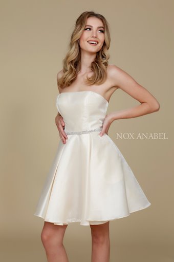 Nox Anabel Y661 #3 vertical thumbnail