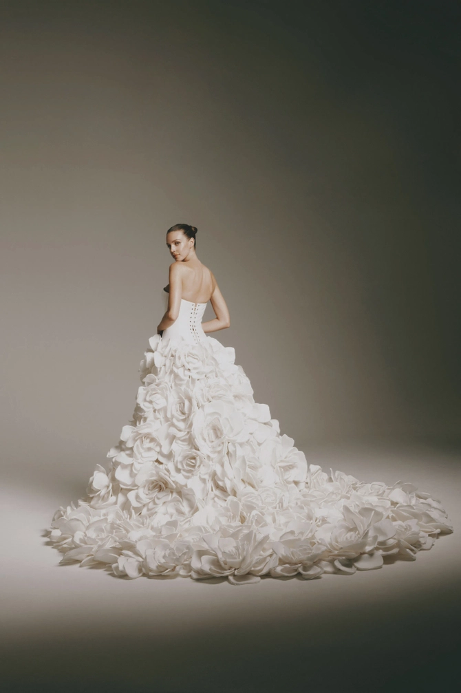 Nicole and Felicia Style #NF143LUXE #3 backface vertical thumbnail