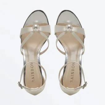 Rainbow Club #Eliza #3 vertical thumbnail