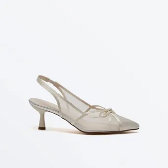 Rainbow Club #Olivia #1 vertical thumbnail