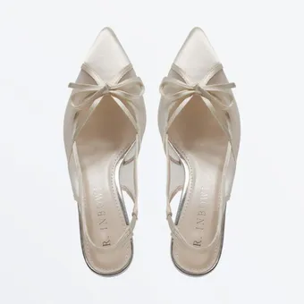 Rainbow Club #Olivia #5 vertical thumbnail