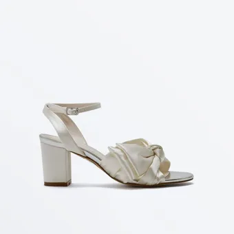 Rainbow Club #Arabella #1 vertical thumbnail