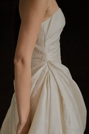 Enaura Petra #6 vertical cropped thumbnail