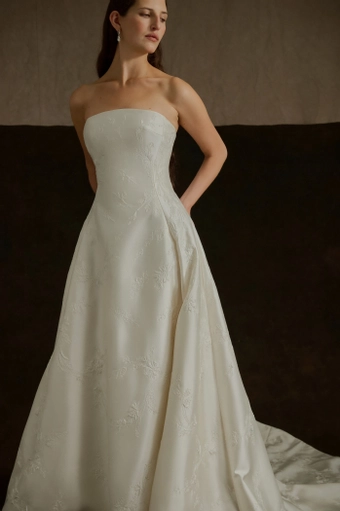 Enaura Sierra #2 frontface vertical cropped thumbnail