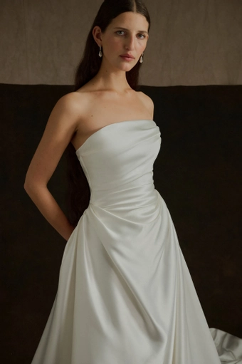 Enaura Lulu #2 frontface vertical cropped thumbnail