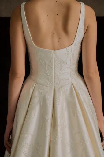 Enaura Victoria #2 default backface vertical cropped thumbnail