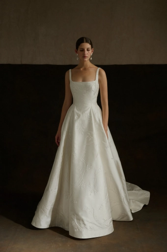 Enaura Victoria #0 default frontface vertical thumbnail