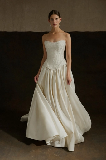 Enaura Liora #1 frontface vertical thumbnail