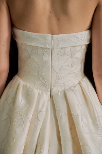 Enaura Carey #4 default backface vertical cropped thumbnail