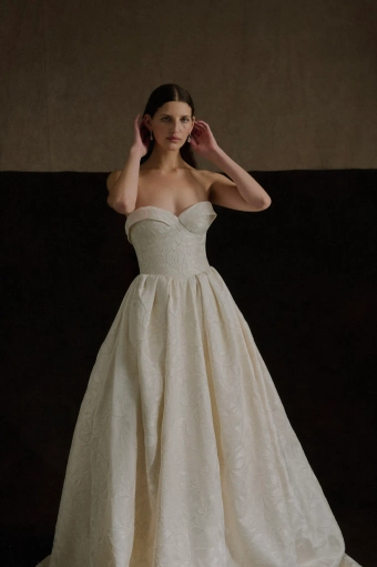 Enaura Carey #0 default frontface vertical cropped thumbnail