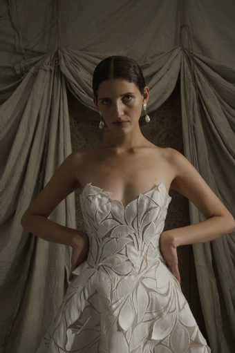 Enaura Capri #4 frontface vertical cropped thumbnail