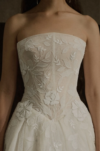 Enaura Parina #2 frontface vertical cropped thumbnail