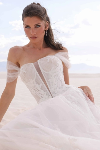 JH Bridal by Jimme Huang Style #Himari #6 frontface vertical cropped thumbnail