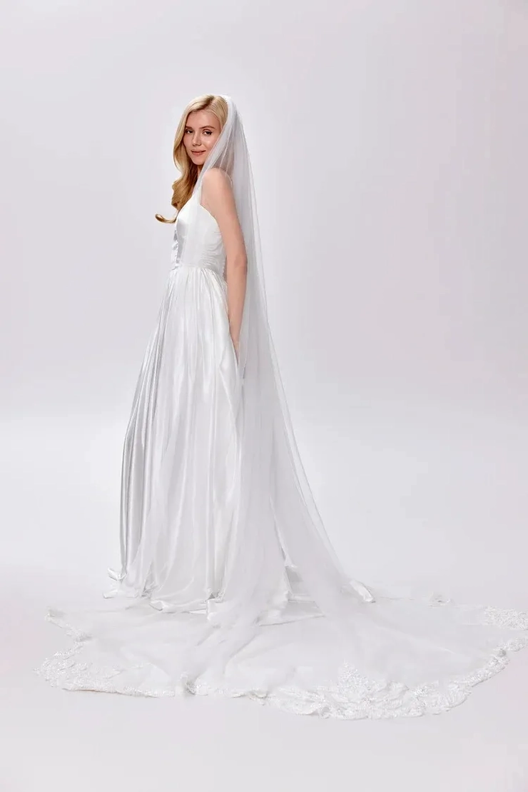 Heirloom Bridal Style #Evangeline Veil Image