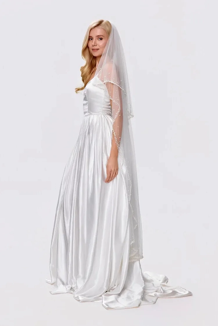 Heirloom Bridal Giselle Veil #1 vertical picture