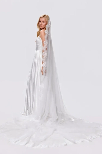 Heirloom Bridal Odette Veil #1 vertical thumbnail