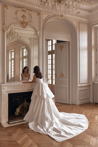 Yara Pollardi #1 default backface vertical thumbnail