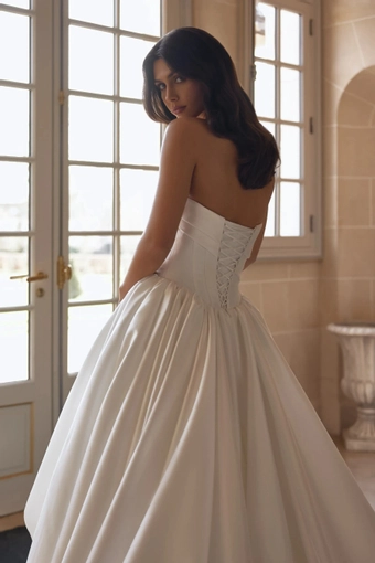 Mirelle Pollardi #3 backface vertical cropped thumbnail