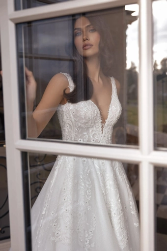 Delisia Pollardi #3 frontface vertical cropped thumbnail