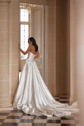 Luvia Pollardi #1 default backface vertical thumbnail