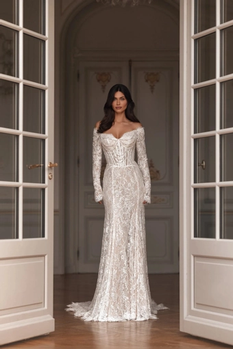 Evara Pollardi #0 default frontface vertical thumbnail